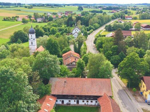 Bauernhaus zum Kauf 6 Zimmer 340 m² 4.900 m² Grundstück frei ab sofort Dirnaich Gangkofen 84140
