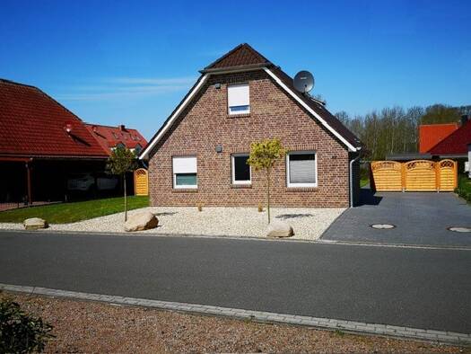 Einfamilienhaus zum Kauf 349.000 € 4 Zimmer 114,8 m² 833 m² Grundstück Waddewarden Wangerland 26434