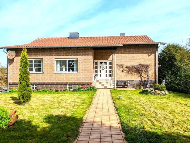 Haus zum Kauf provisionsfrei 289.000 € 6 Zimmer 137 m² 2.000 m² Grundstück frei ab sofort Geismar Frankenberg 35066