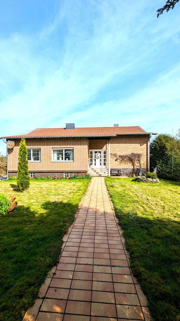 Haus zum Kauf provisionsfrei 289.000 € 6 Zimmer 137 m² 2.000 m² Grundstück frei ab sofort Geismar Frankenberg 35066
