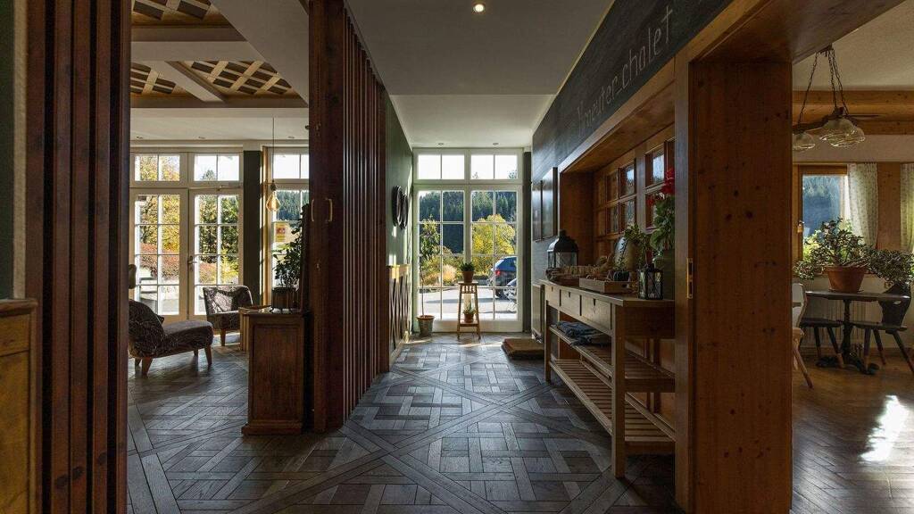 Hotel zum Kauf provisionsfrei 1.699.999 € 21 Zimmer 42 Betten 1.000 m² Grundstück Stadtgebiet Furtwangen 78124