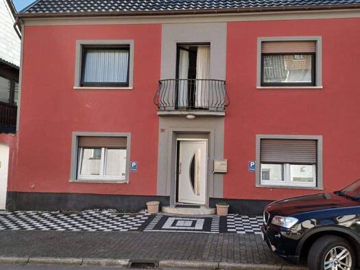 Einfamilienhaus zum Kauf 248.000 € 11 Zimmer 182 m² 974 m² Grundstück frei ab sofort Püttlingen 66346