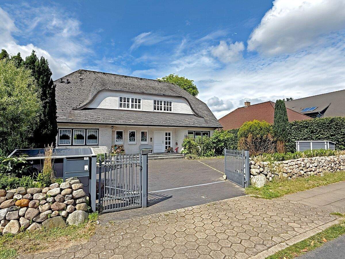 Immobilie in Glinde - Exklusives Einfamilienhaus in traumhafter Wohnlage von Glinde - Wentzel Dr. - Bild 1