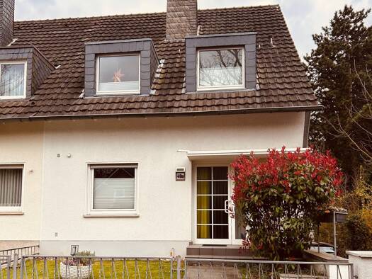 Doppelhaushälfte zur Miete 2.190 € 5 Zimmer 120 m² 950 m² Grundstück frei ab 01.07.2026 Paffrath Bergisch Gladbach 51469