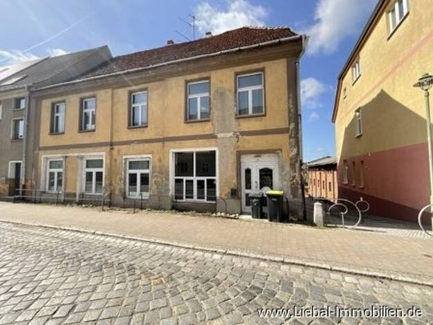 Mehrfamilienhaus zum Kauf 49.000 € 8 Zimmer 250 m² 876 m² Grundstück Altentreptow Altentreptow 17087