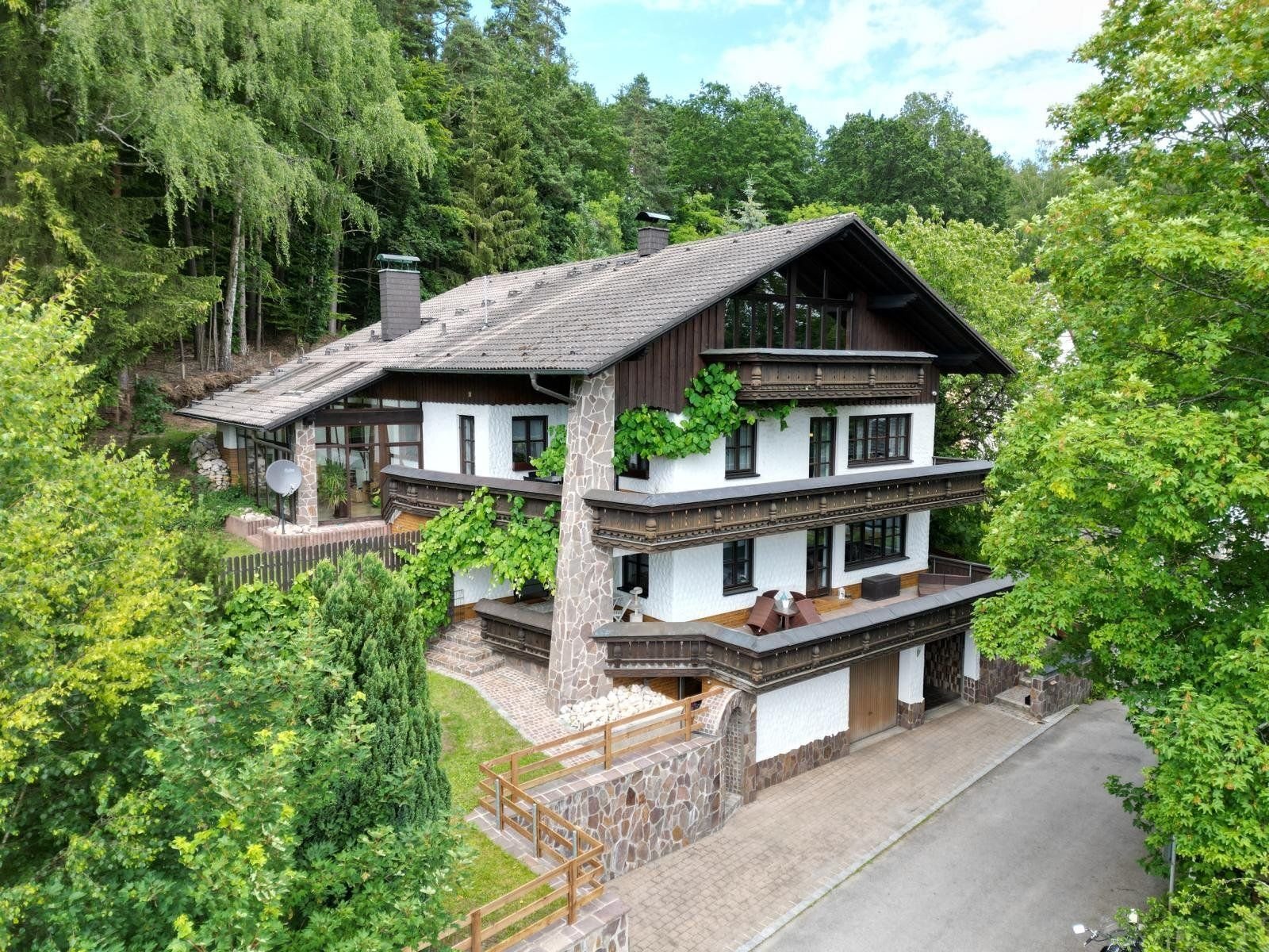 Haus zum Kauf 545.000 € 6 Zimmer 235 m²<br/>Wohnfläche 1.082 m²<br/>Grundstück Mönchröden Rödental 96472