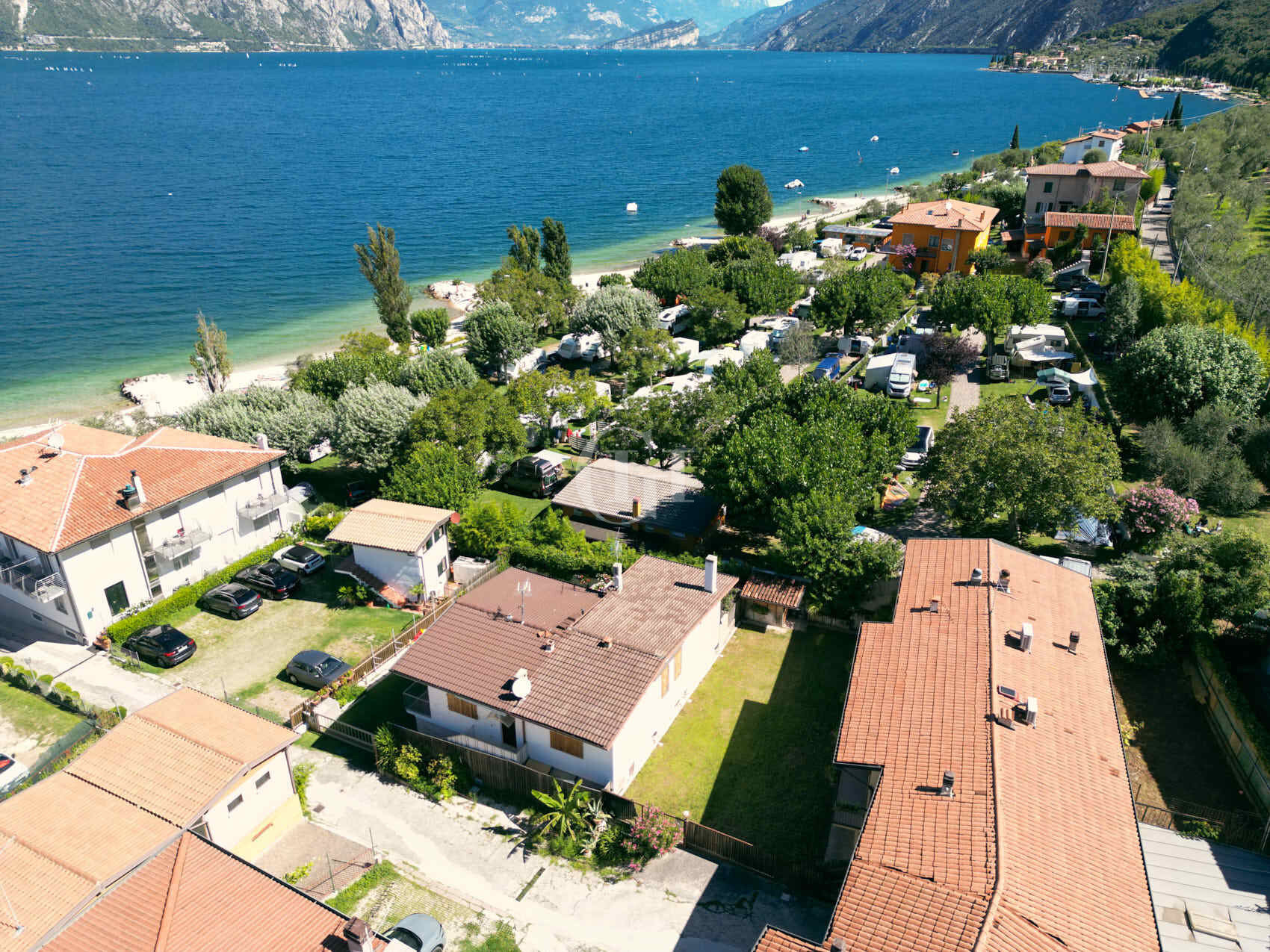 Mehrfamilienhaus zum Kauf 895.000 € 5 Zimmer 160 m²<br/>Wohnfläche 120 m²<br/>Grundstück ab sofort<br/>Verfügbarkeit Via Gardesana Campagnola 432 Malcesine 37018