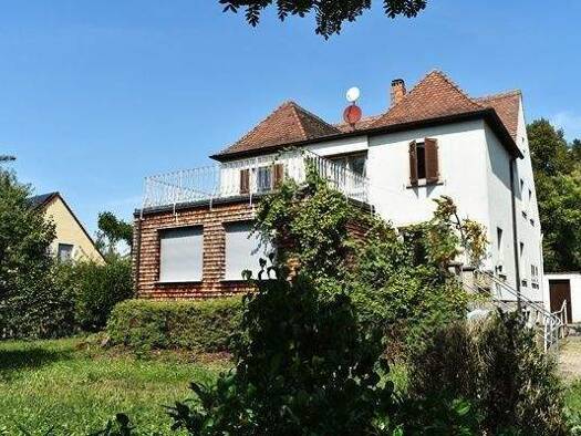 Villa zum Kauf 8 Zimmer 225 m² 2.342 m² Grundstück frei ab sofort Kitzingen 97318