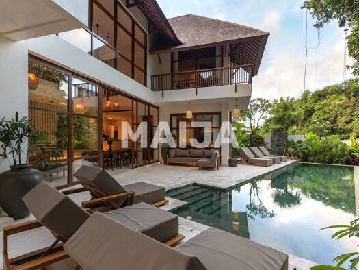 Villa zum Kauf 747.609 € 7 Zimmer 150 m² Jl. Pantai Nyanyi Kediri 82121