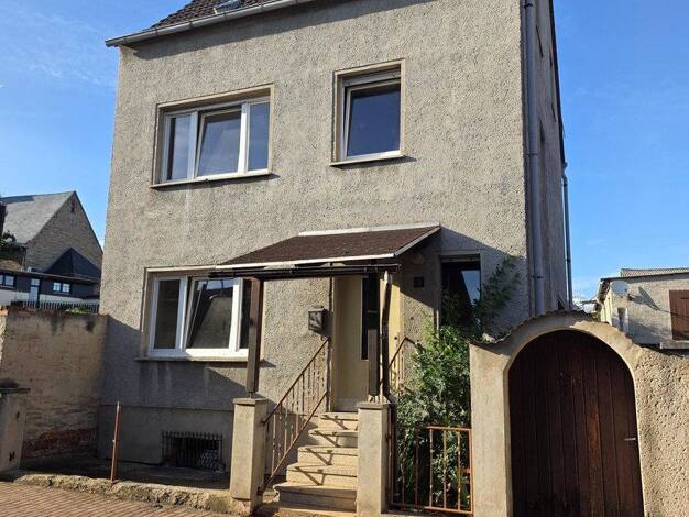 Einfamilienhaus zum Kauf provisionsfrei 89.000 € 5 Zimmer 120 m² 300 m² Grundstück Kirchstraße 3 Roßleben Roßleben 06571