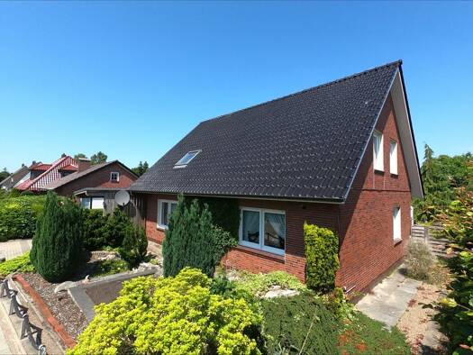 Einfamilienhaus zum Kauf 230.000 € 7 Zimmer 152,1 m² 594 m² Grundstück Varel 26316