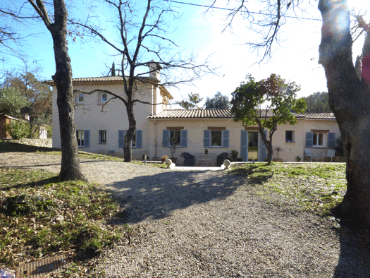 Einfamilienhaus zum Kauf 9 Zimmer 210 m² 27.000 m² Grundstück Claviers 83830