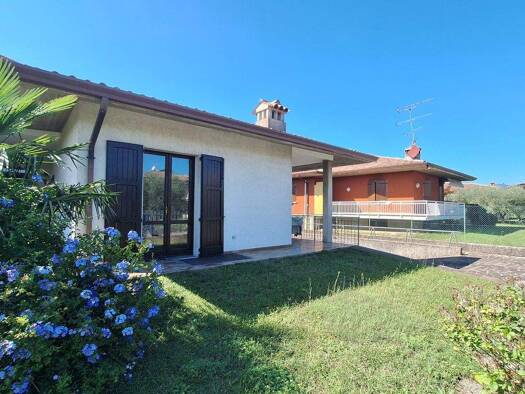 Haus zum Kauf 550.000 € 6 Zimmer 250 m² 1.350 m² Grundstück Via Benaco Puegnago del Garda