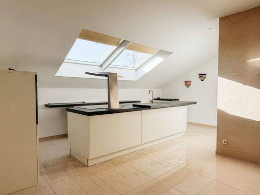 Wohnung zur Miete 1.200 € 2,5 Zimmer 100 m² frei ab sofort Waging am See Waging a. See 83329