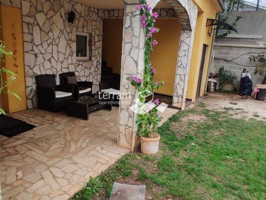 Haus zum Kauf 310.000 € 4 Zimmer 259 m² Peruski, Kavran, Pavicini