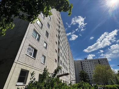 Wohnung zur Miete 230 € 1 Zimmer 34,3 m² 2. Geschoss frei ab 01.09.2025 Saalfelder Straße 2 Lusan Gera 07549