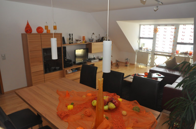 Wohnung zur Miete 650 € 2 Zimmer 68 m² Ortenburgerstraße Reinhausen Regensburg 93059