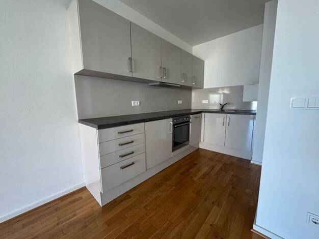 Wohnung zur Miete 632 € 2 Zimmer 42,7 m² 4. Geschoss frei ab 10.10.2026 Dresdner Straße 5 Zentrum-Ost Leipzig 04103