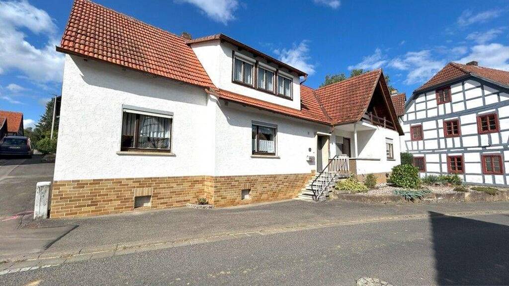 Einfamilienhaus zum Kauf 169.000 € 5 Zimmer 191 m² 650 m² Grundstück Irmelshausen Höchheim / Gollmuthhausen 97633