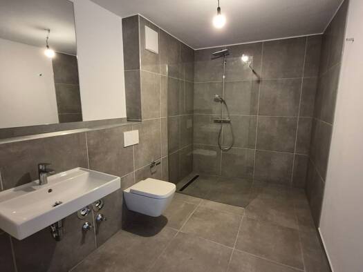 Wohnung zur Miete - Erstbezug 990 € 2 Zimmer 70,3 m² 2. Geschoss frei ab sofort Bahnhofstraße 3 Kleinenbroich Korschenbroich 41352