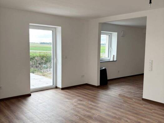 Wohnung zur Miete 1.150 € 2 Zimmer 100 m² EG frei ab sofort Kolitzheim 97509