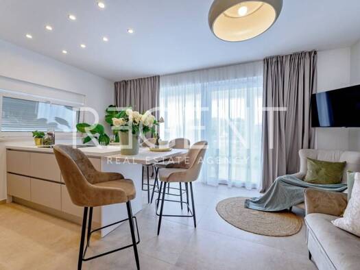 Wohnung zur Miete 2.700 € 3 Zimmer 1. Geschoss Okrug