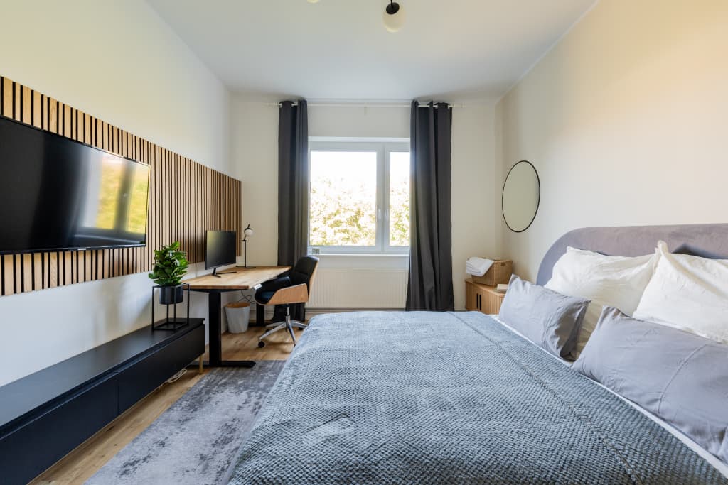 Wohnung zur Miete Wohnen auf Zeit 2.390 € 2 Zimmer 60 m²<br/>Wohnfläche 01.06.2025<br/>Verfügbarkeit Framstraße Neukölln Berlin 12047