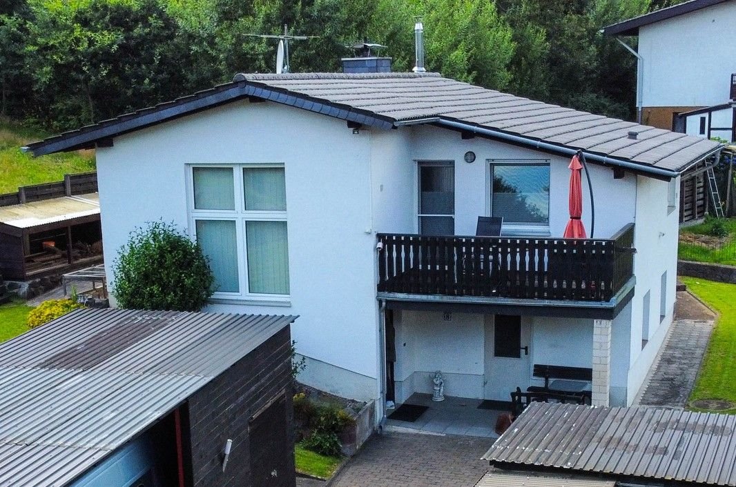 Einfamilienhaus zur Miete 1.200 € 3 Zimmer 110 m²<br/>Wohnfläche 556 m²<br/>Grundstück ab sofort<br/>Verfügbarkeit Atzenhain Mücke 35325