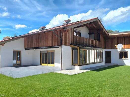 Einfamilienhaus zur Miete 3.250 € 7,5 Zimmer 270 m² 1.050 m² Grundstück frei ab 01.10.2026 Dorfstraße 10 Kleinhartpenning Holzkirchen 83607