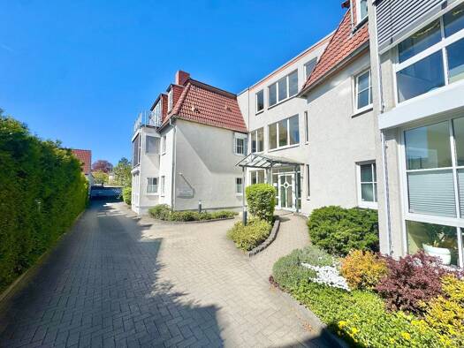 Praxis zum Kauf 374.990 € 11 Zimmer 193 m² Bürofläche Radebeul 01445