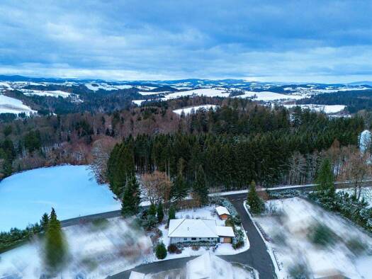 Bungalow zum Kauf 179.000 € 3 Zimmer 132 m² 1.196 m² Grundstück frei ab sofort Trautmannsdorf Saldenburg 94163