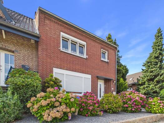 Doppelhaushälfte zum Kauf 298.000 € 5 Zimmer 132,2 m² 755 m² Grundstück frei ab sofort Hillensberg Selfkant 52538