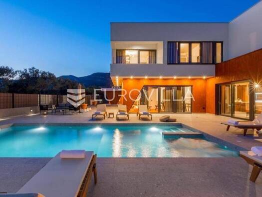 Haus zur Miete 3.000 € 4 Zimmer 280 m² Kastel Stari Kaštel Stari