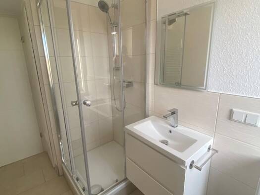 Wohnung zum Kauf provisionsfrei 99.000 € 2 Zimmer 55 m² Geschoss 2/3 Ernst-Thälmann-Straße 3 Böhlen 04564