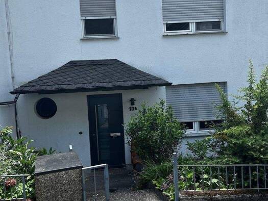 Reihenmittelhaus zum Kauf 325.000 € 6 Zimmer 120 m² 233 m² Grundstück Creidlitz Coburg 96450