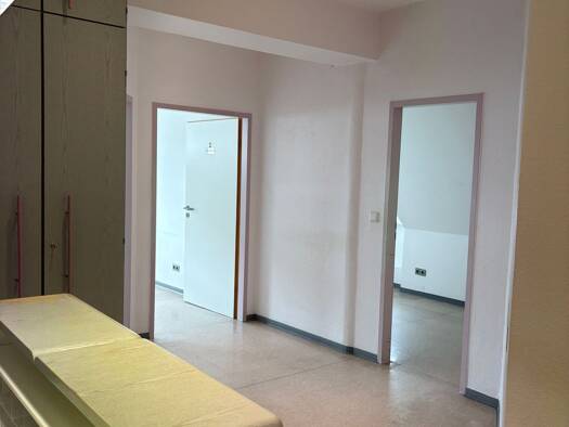 Büro zur Miete provisionsfrei 1.250 € 5,5 Zimmer 140 m² Bürofläche Altenbauna Baunatal 34225