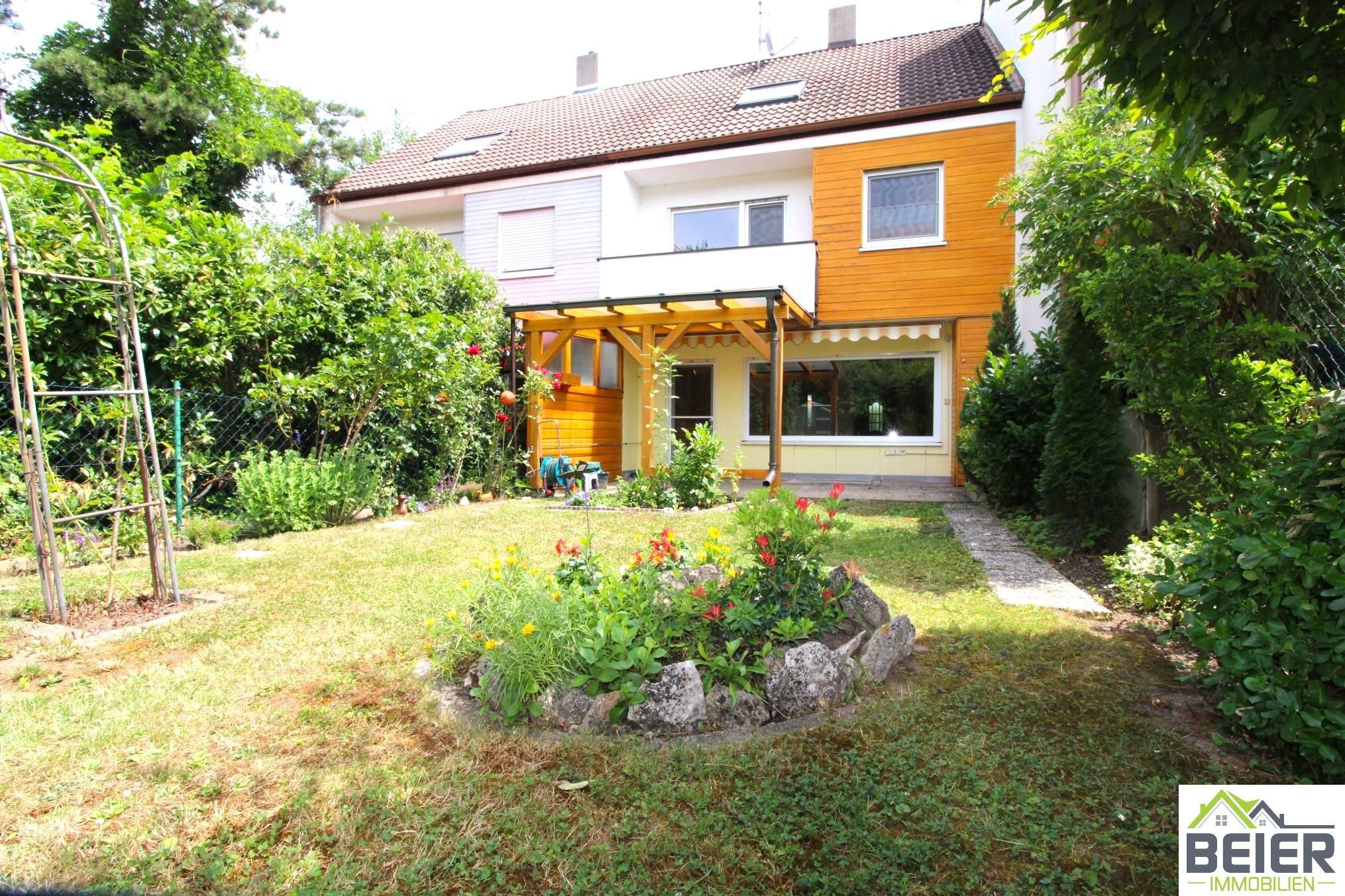 Reihenmittelhaus zum Kauf 399.000 € 6 Zimmer 145 m²<br/>Wohnfläche 270 m²<br/>Grundstück Wachendorf Cadolzburg 90556