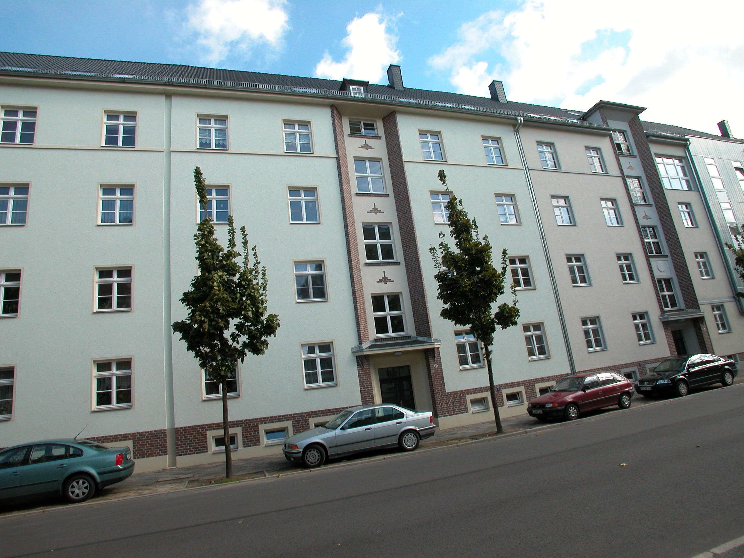 Apartment zum Kauf 89.900 € 3 Zimmer 82,5 m²<br/>Wohnfläche 3.<br/>Geschoss Franz-Mehring-Straße 48 Pölbitz 313 Zwickau 08058