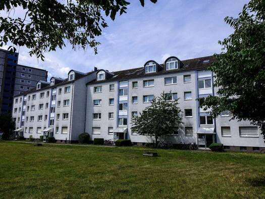 Wohnung zur Miete 731 € 2 Zimmer 62,9 m² 4. Geschoss frei ab 16.03.2026 Eleonore-Sterling-Straße 40 Eschersheim Frankfurt 60433