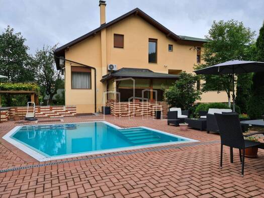 Einfamilienhaus zum Kauf 7 Zimmer 7.500 m² Grundstück Sarajevo 71000