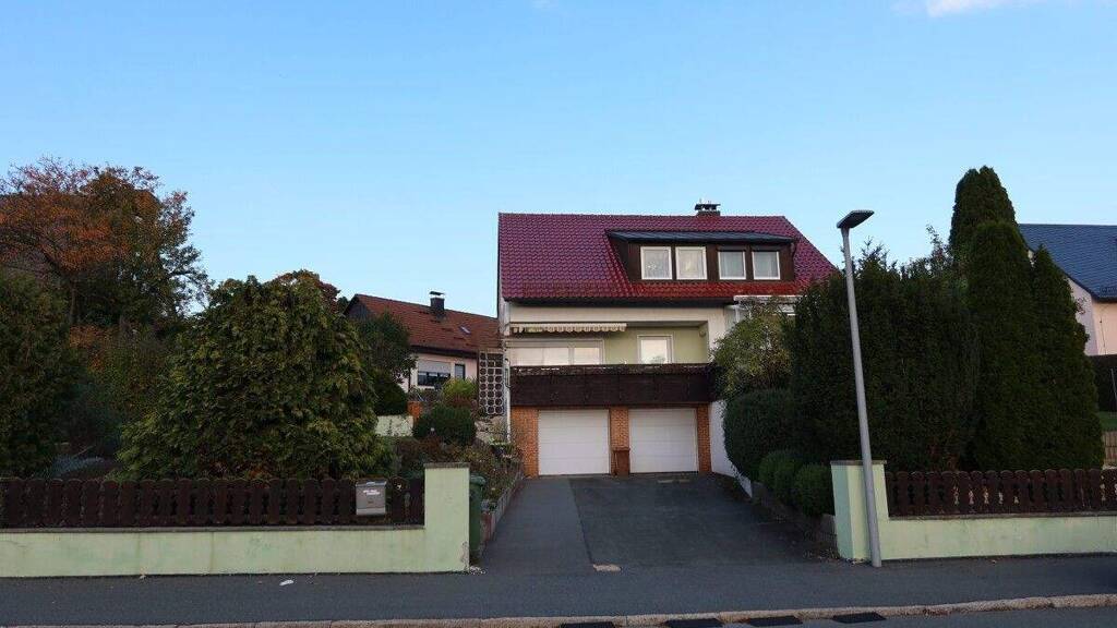 Mehrfamilienhaus zum Kauf 295.000 € 6 Zimmer 190,1 m² 758 m² Grundstück Innenstadt Hof 95028