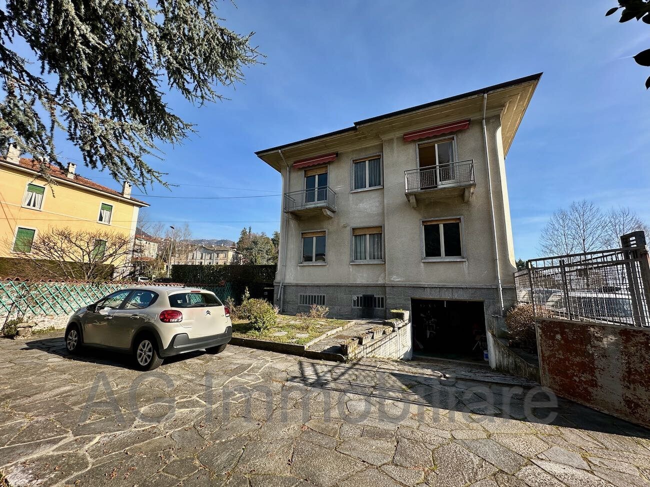 Doppelhaushälfte zum Kauf 680.000 € 6 Zimmer 300 m²<br/>Wohnfläche 400 m²<br/>Grundstück ab sofort<br/>Verfügbarkeit via Felice Cavallotti Verbania