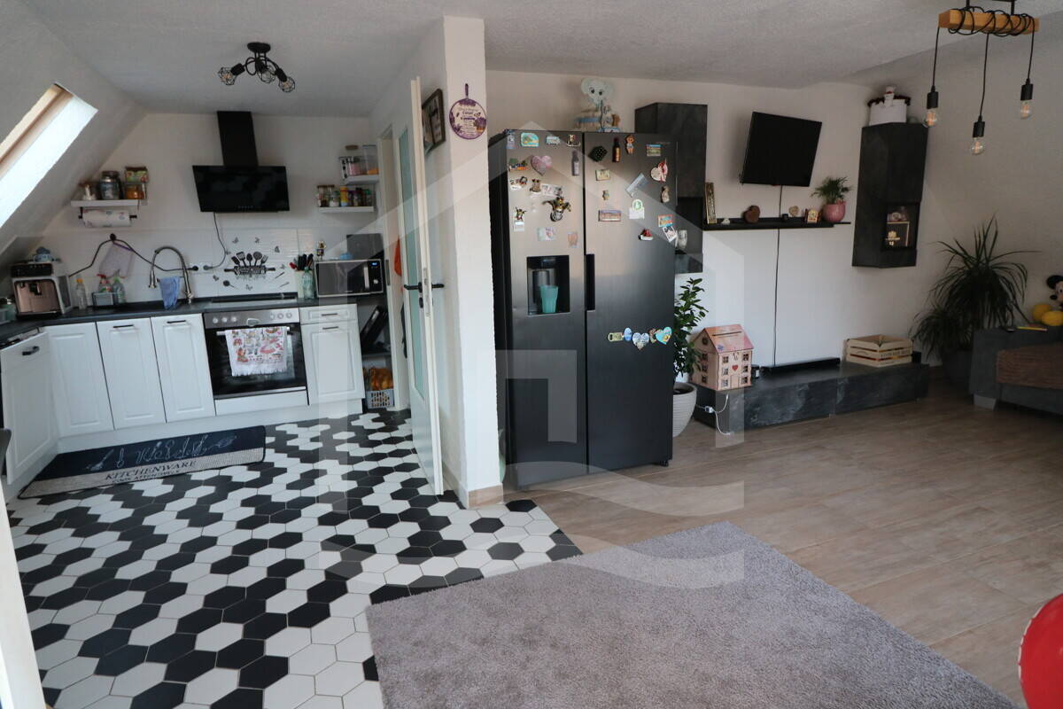 Immobilie in Schefflenz - Modernisiertes Einfamilienhaus mit großzügigem Grundstück und Terrasse - Bild 1