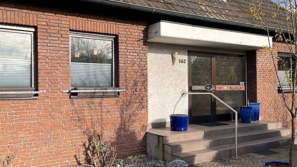 Bungalow zum Kauf 735.000 € 6 Zimmer 250 m² 1.000 m² Grundstück frei ab 01.04.2026 Höhenweg 140 Sterkrade-Nord Oberhausen 46147