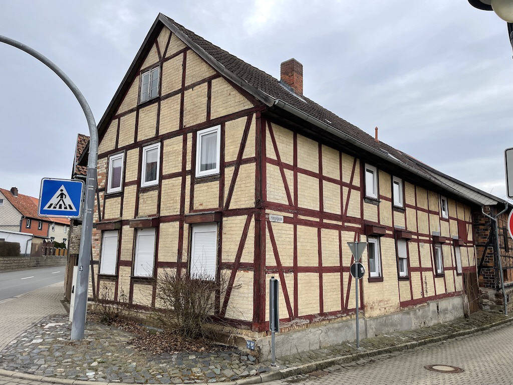 Einfamilienhaus zum Kauf 249.000 € 5 Zimmer 120 m²<br/>Wohnfläche 560 m²<br/>Grundstück ab sofort<br/>Verfügbarkeit Harzstraße 45 Silstedt Wernigerode 38855