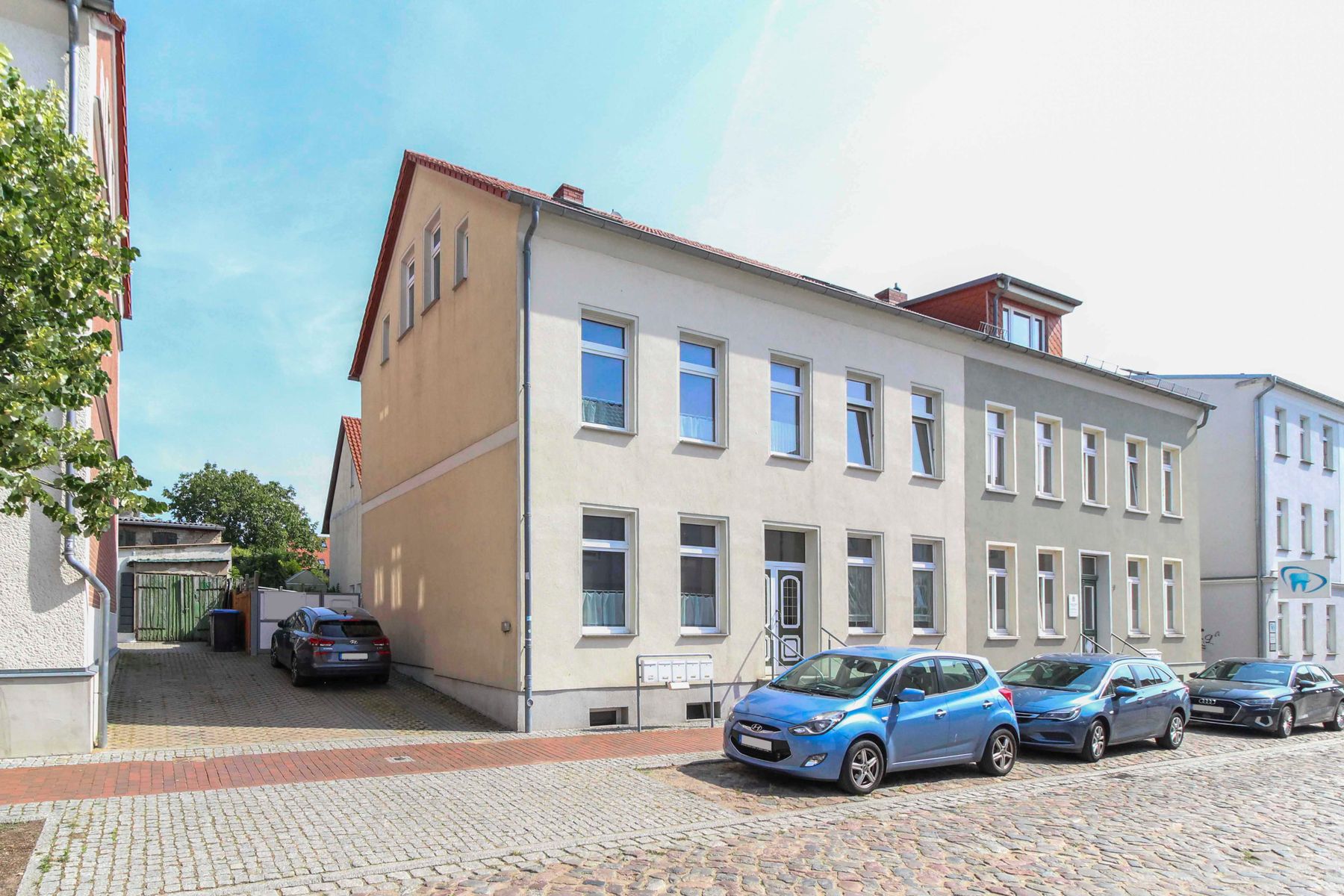 Mehrfamilienhaus zum Kauf als Kapitalanlage geeignet 249.000 € 8 Zimmer 169 m²<br/>Wohnfläche 238,2 m²<br/>Grundstück Malchow 17213