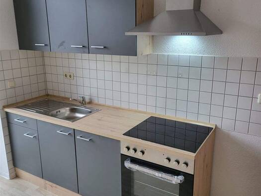 Wohnung zur Miete 295 € 2 Zimmer 64,5 m² EG frei ab sofort Cäcilienstraße 1 Hilbersdorf Chemnitz 09131