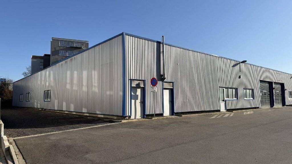 Lagerhalle zur Miete 2.400 € 810 m² Lagerfläche Bremen Ense 59469