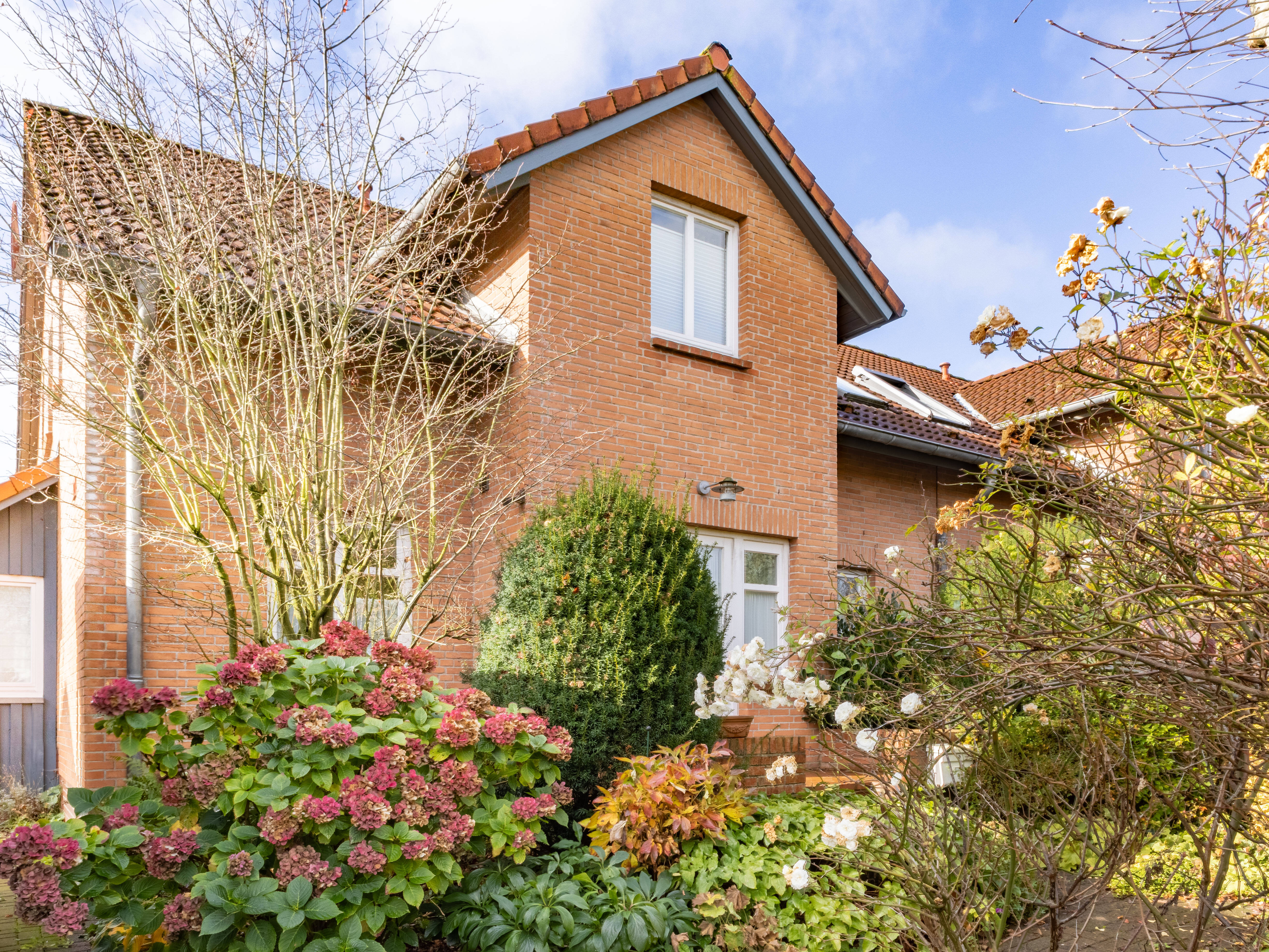 Haus zur Miete 1.300 € 3 Zimmer 143 m²<br/>Wohnfläche 377 m²<br/>Grundstück Heide Heide 25746