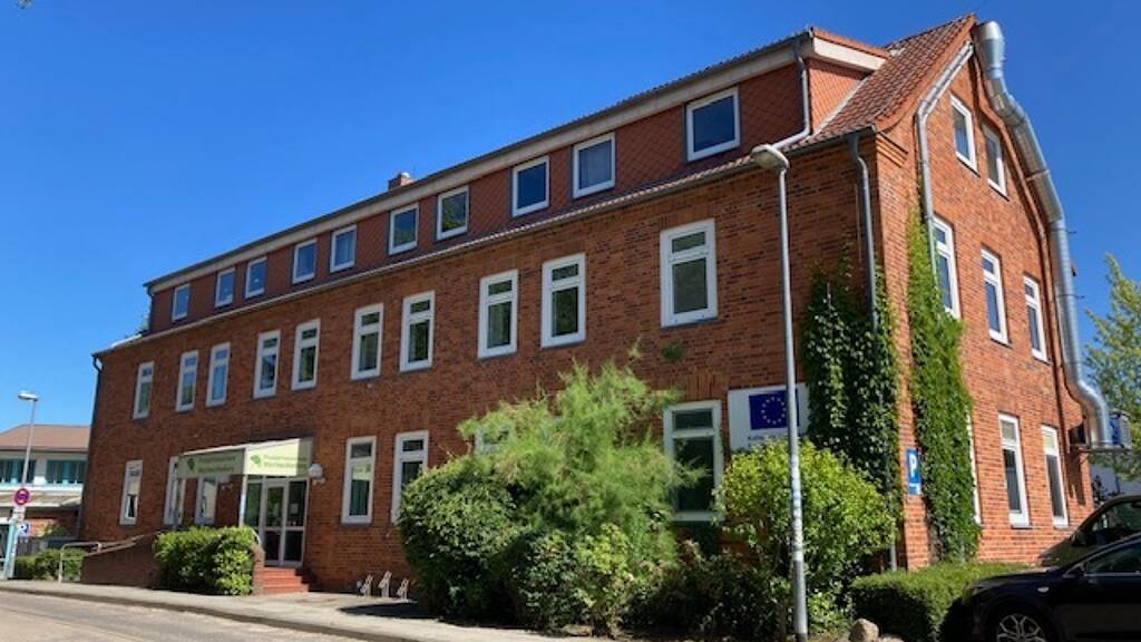 Bürofläche zur Miete 4.075 € 29 Zimmer 620,8 m² Bürofläche teilbar ab 175 m² Weststadt Schwerin 19059